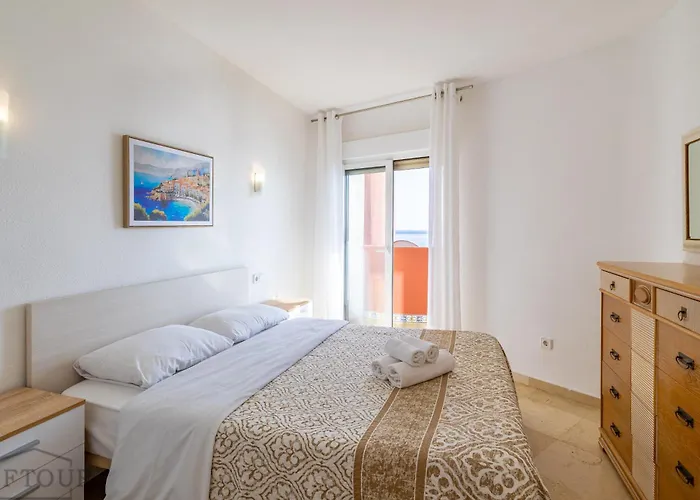 Apartment Inftour Oceanic 6 *